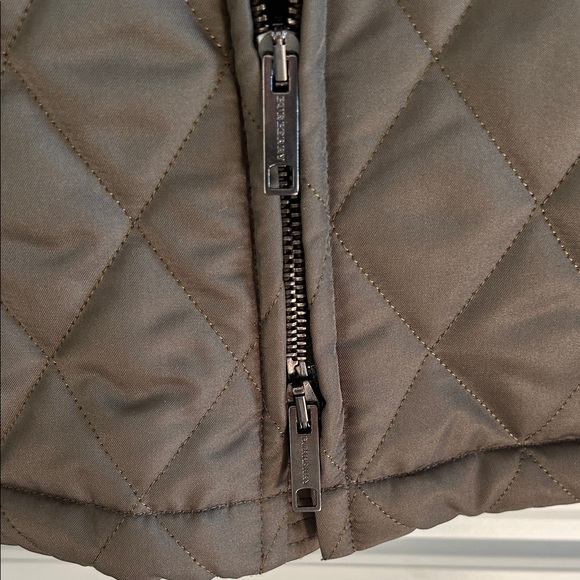 Burberry Quilted Jacket with Nova Check Lining - Picture 5 of 10